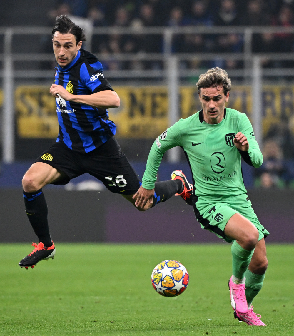 记者：曼联、切尔西、国米关注罗比尼奥之子