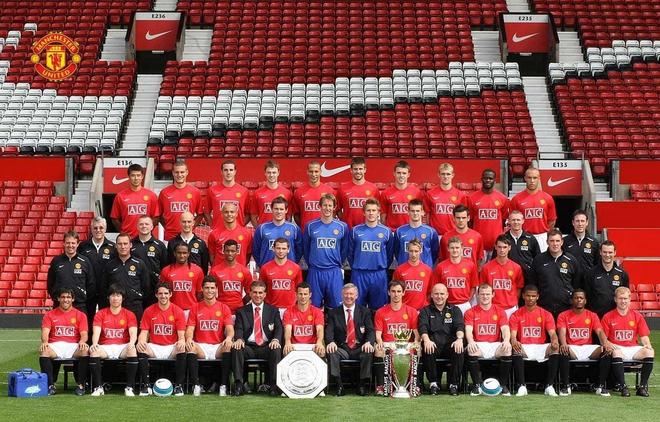 半场战报：尤文2-1卡利亚里，伊尔迪兹双响，弗拉霍维奇伤退