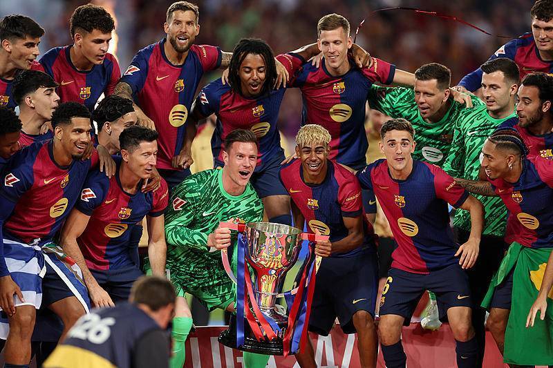 天空体育：纽卡7500万欧+500万欧浮动正式报价谢什科