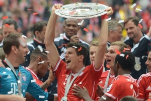 【狂暴打金】专属极品属性神装，小怪随便爆，满地光柱爽翻天！（【高能爆装】专属神装极品加持，小怪轻松出货，满场光柱看不停！）