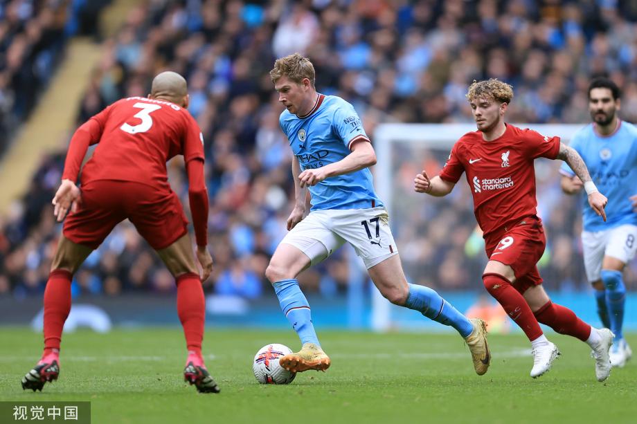 博涅克：莱万应去美国或中东捞金，若去米兰易被意甲后卫肘击（博涅克劝告：莱万不如赴美国或中东淘金，若投米兰恐遭意甲后卫肘击）