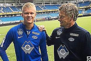 英超历史曾有7名球员节礼日戴帽：亨利、贝巴、贝尔、凯恩在列（英超历史上节礼日完成帽子戏法的球员共有7人：亨利、贝巴、贝尔、凯恩在列）