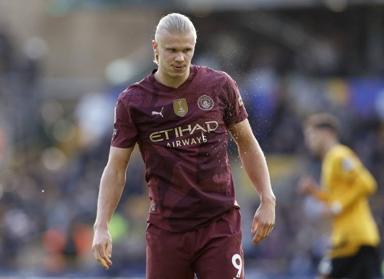 德国杯半场：凯恩破门，对手2送乌龙，拜仁暂3-1柏林联合（德国杯半场战报：凯恩建功+对方两记乌龙，拜仁暂以3-1领先柏林联合）