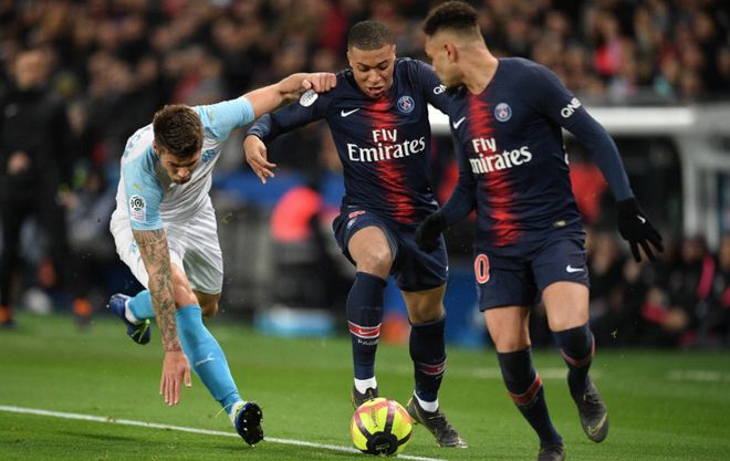 世欧预半场：萨内双响，格纳布里破门，德国4-0斯洛伐克（半场战报：萨内梅开二度，格纳布里建功，德国4-0领先斯洛伐克）