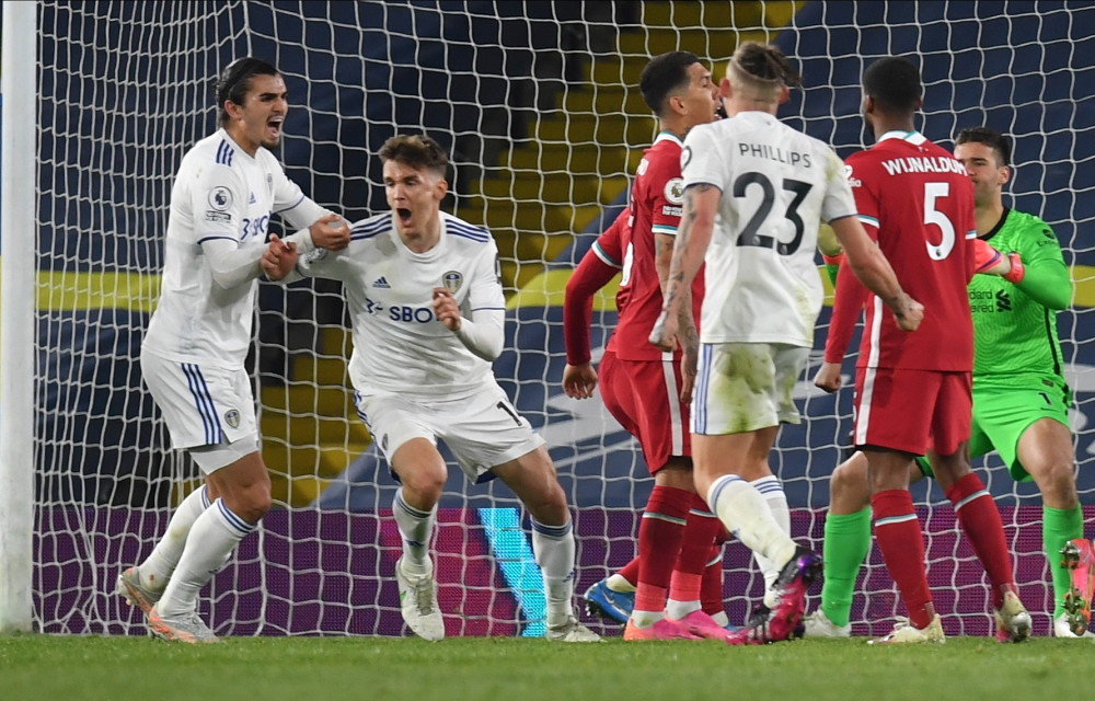 迎接圣诞节，莱万、什琴斯尼等波兰国脚晒出与家人合照（波兰国脚迎圣诞：莱万、什琴斯尼等晒家庭合影）