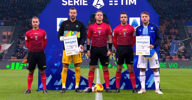 罗马因进攻乏力计划引中锋以提升欧冠竞争力。（进攻乏力，罗马拟引中锋增强欧冠竞争力）