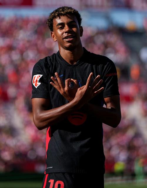 足球欧洲杯倒计时50天，多队提前公布名单（欧洲杯开赛倒计时50天，多支球队提前官宣大名单）