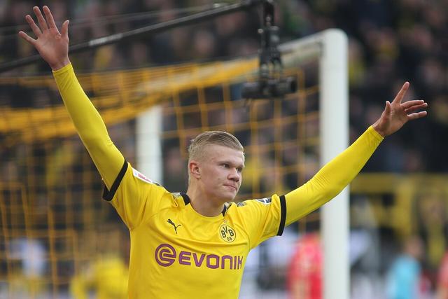 梅西没想到，C罗确认退役时间半月多，就做出与贝克汉姆一样选择