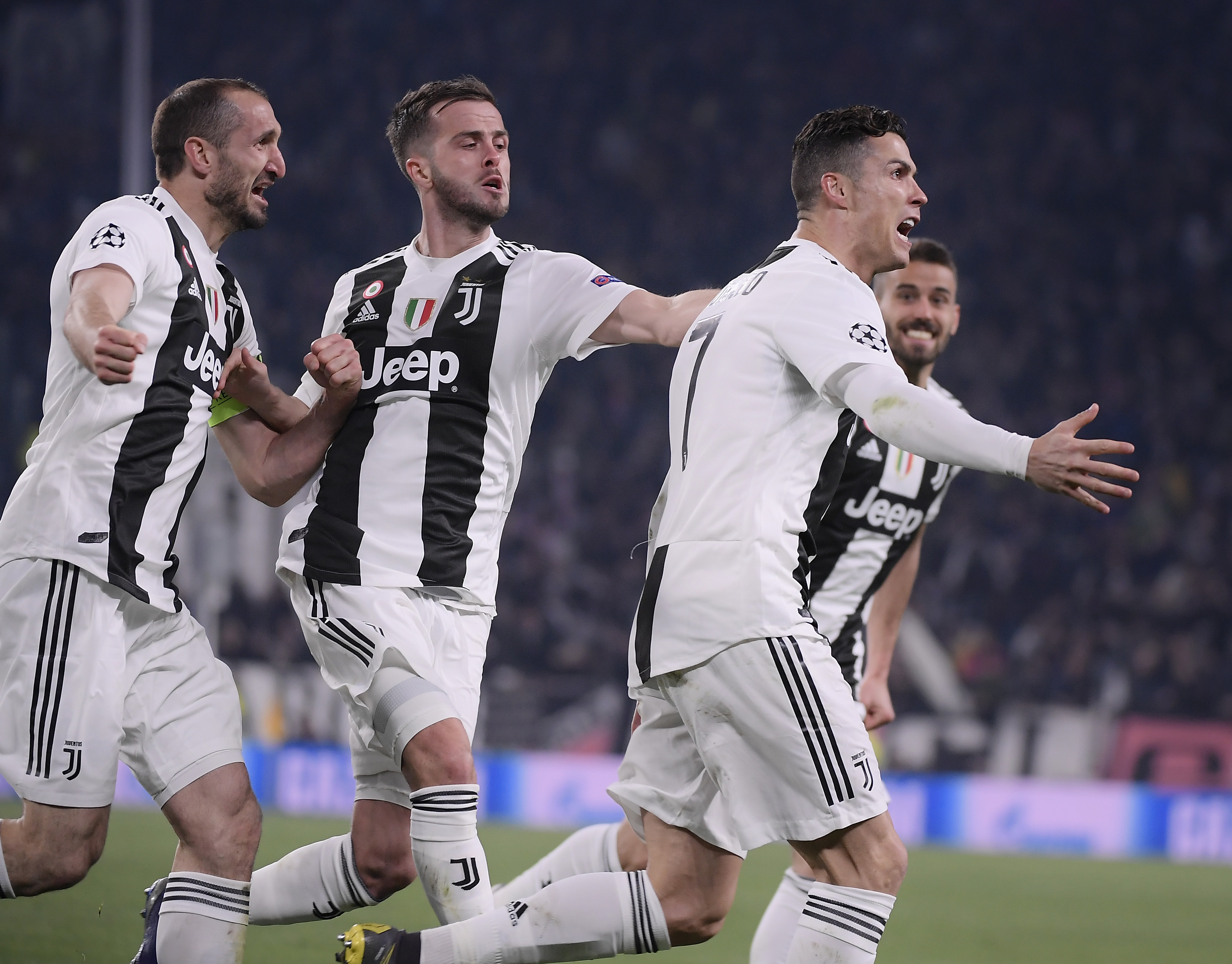 广东激战广州！二飞接班人出现 萨姆纳高级货 杜润旺打铁