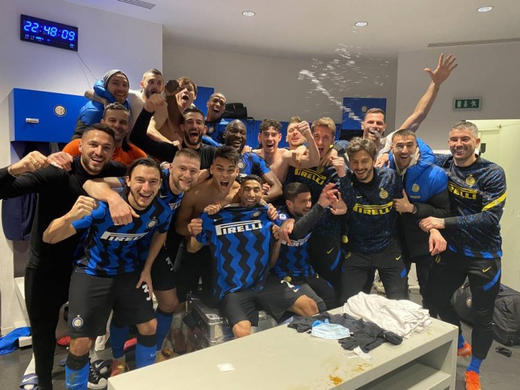 邮报：曼联等队关注赫塔小将艾希霍恩，他被拿来与克罗斯比较